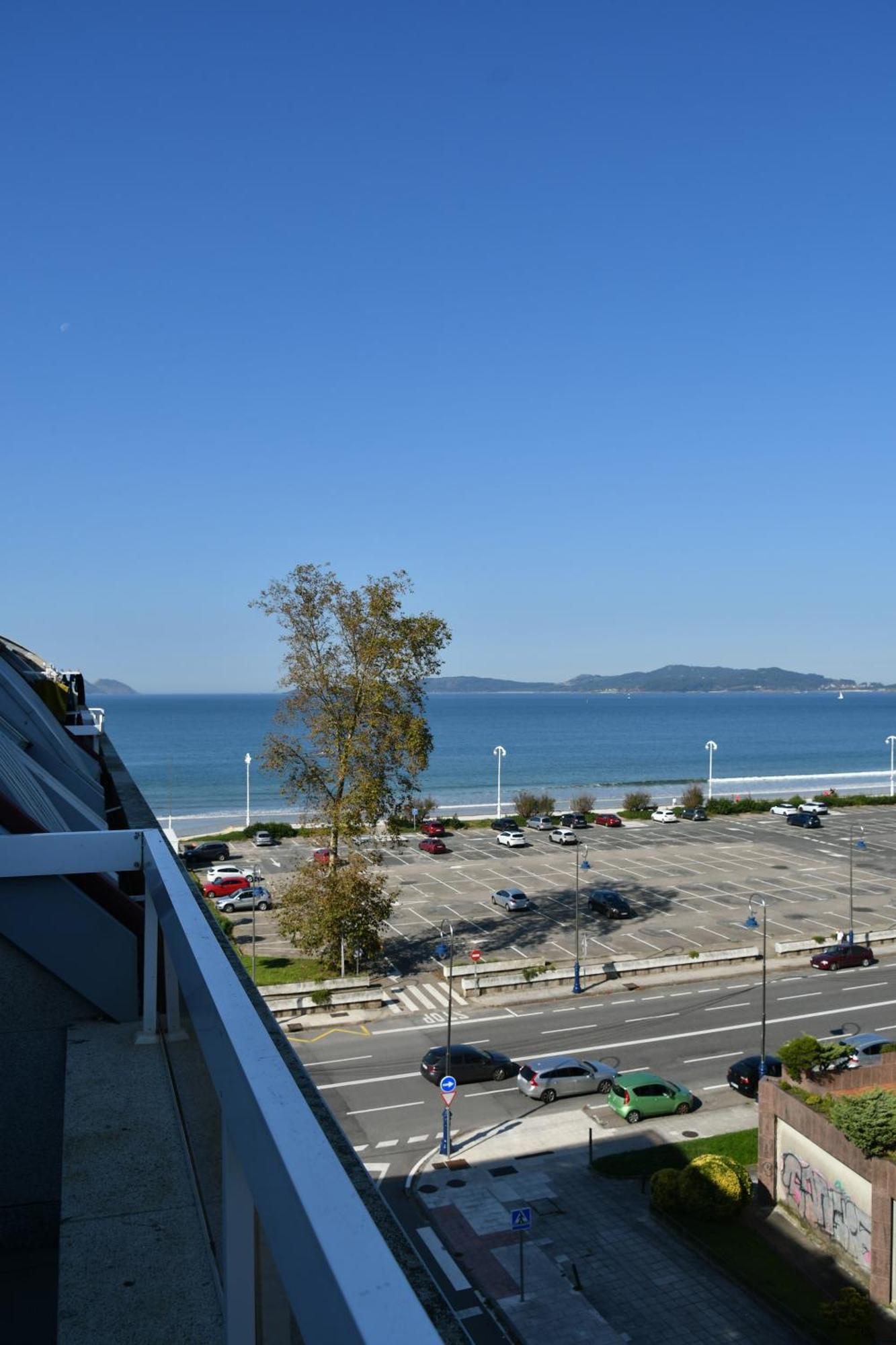 Primera Linea De Playa Samil Costa Con Garaje Incluido Виго Екстериор снимка
