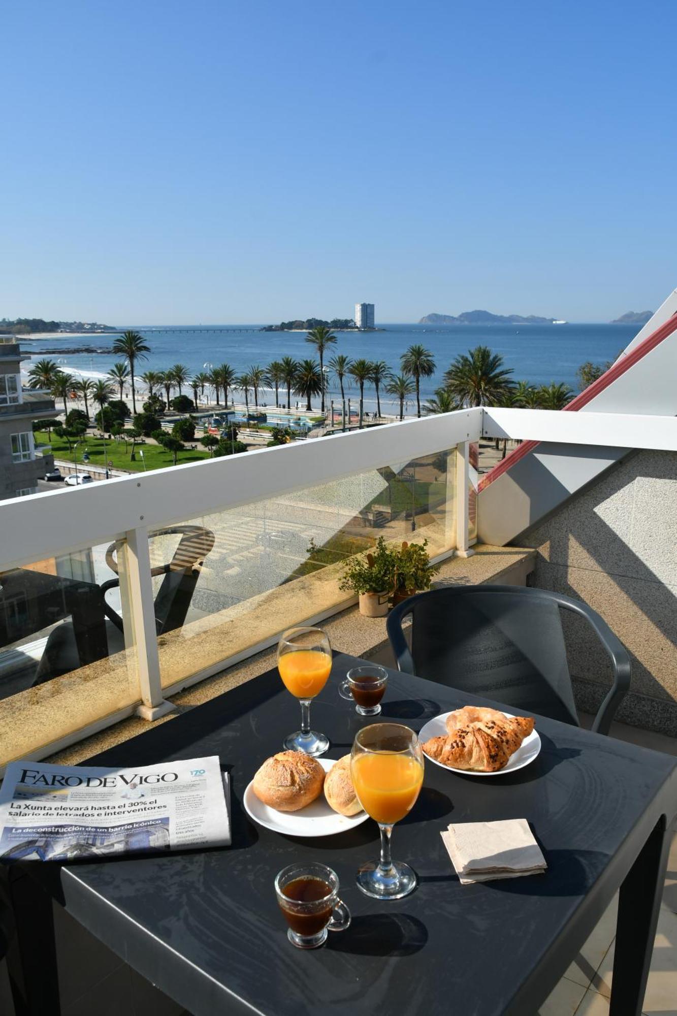 Primera Linea De Playa Samil Costa Con Garaje Incluido Виго Екстериор снимка
