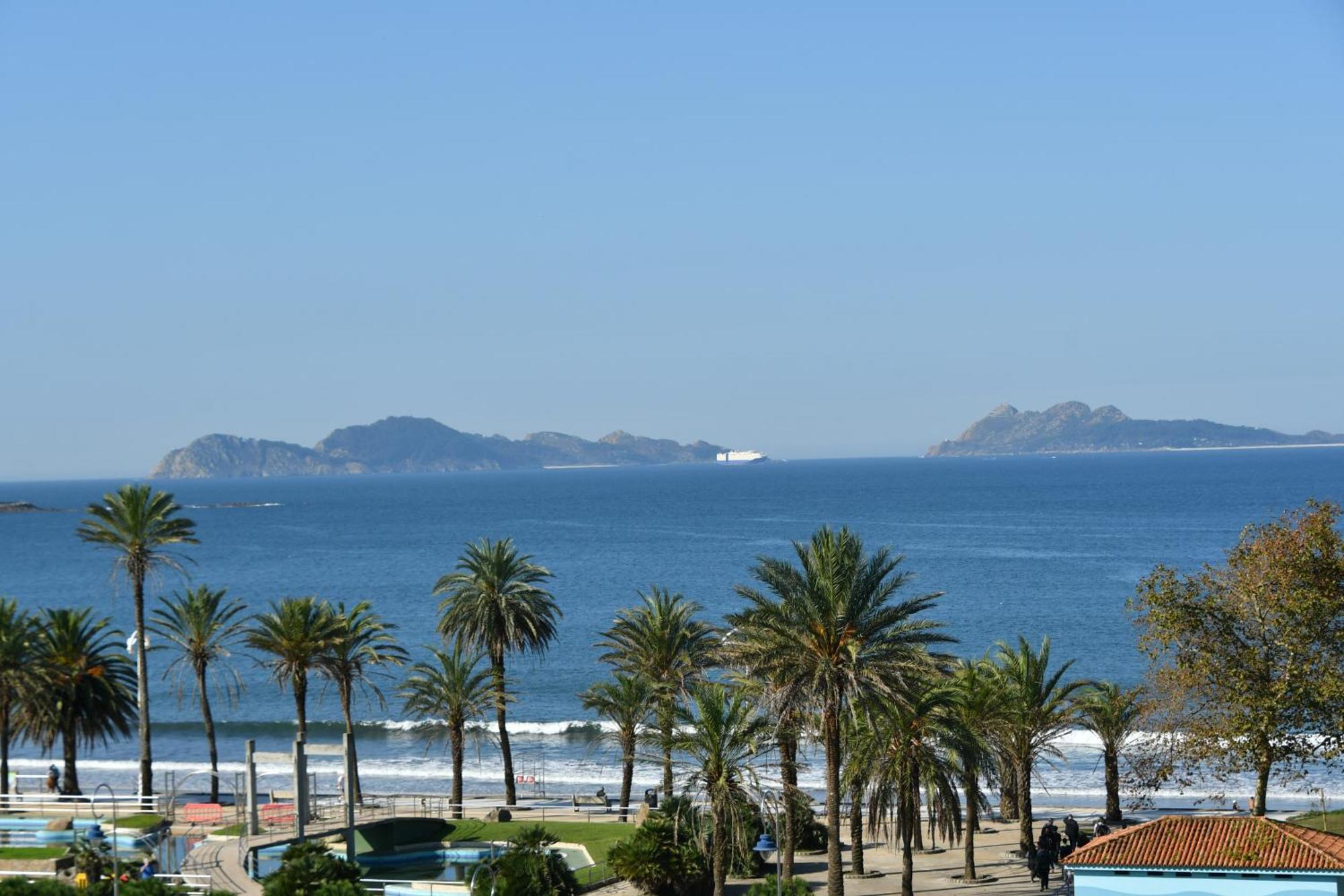 Primera Linea De Playa Samil Costa Con Garaje Incluido Виго Екстериор снимка
